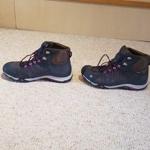 Oboz Sapphire Mid Waterproof Women's Hiking Boots 10.5 Wide